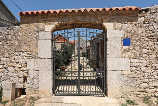 Vila Severní Dalmácie - Nadin DA 8285 N1