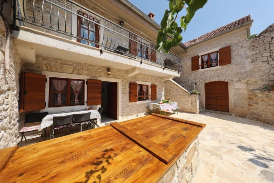 Vila Severní Dalmácie - Nadin DA 8285 N1