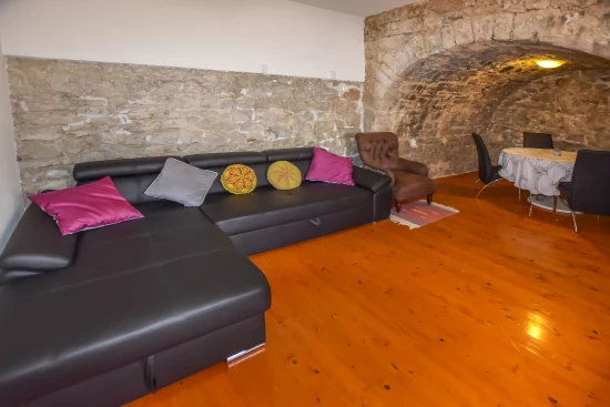 Vila Severní Dalmácie - Nadin DA 8285 N1