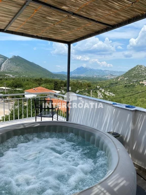 Apartmán Střední Dalmácie - Zadvarje DA 8294 N1