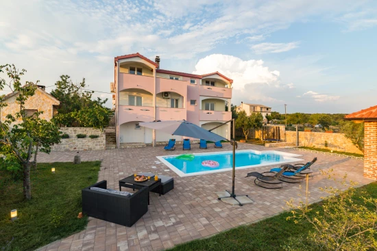 Vila Severní Dalmácie - Radovin (Ražanac) DA 8299 N1