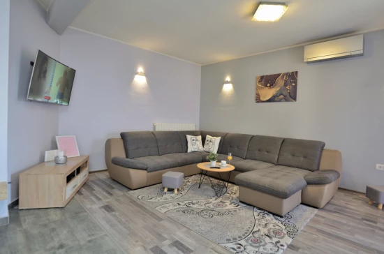 Vila Istrie - Nedešćina (Labin) IS 7143 N1