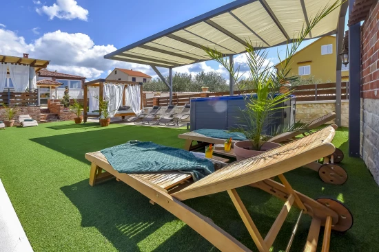 Vila Střední Dalmácie - Polača DA 8305 N1