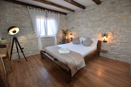 Vila Střední Dalmácie - Polača DA 8305 N1