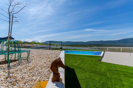 Domek Střední Dalmácie - Lećevica DA 8306 N1