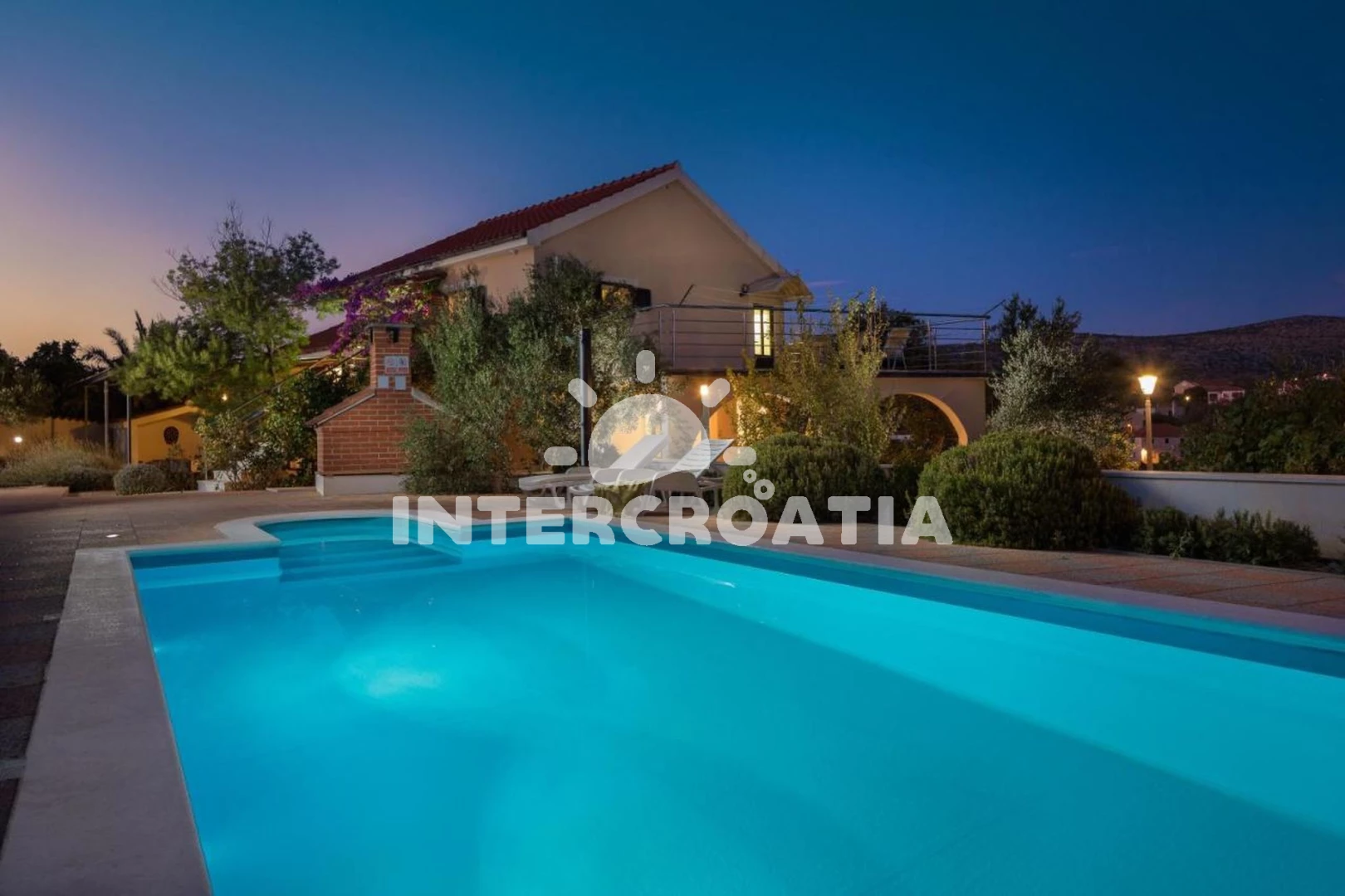 Vila Ostrov Brač - Milna (Hvar) OS 10189 N1