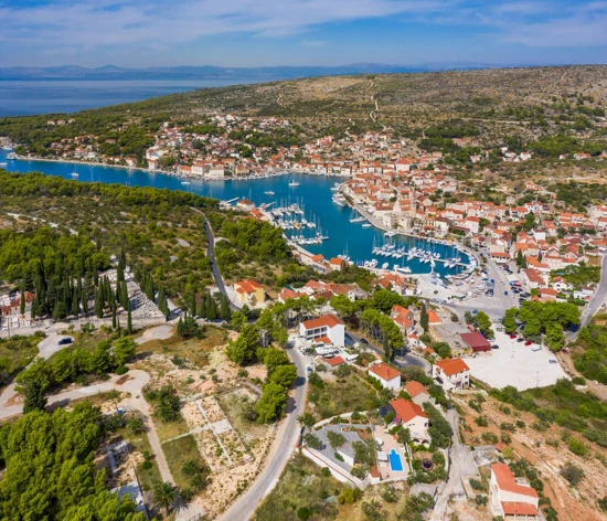 Vila Ostrov Brač - Milna (Hvar) OS 10189 N1