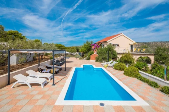 Vila Ostrov Brač - Milna (Hvar) OS 10189 N1