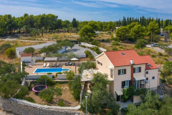Vila Ostrov Brač - Milna (Hvar) OS 10189 N1