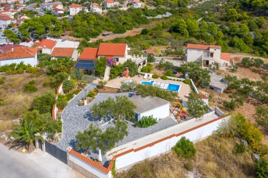 Vila Ostrov Brač - Milna (Hvar) OS 10189 N1