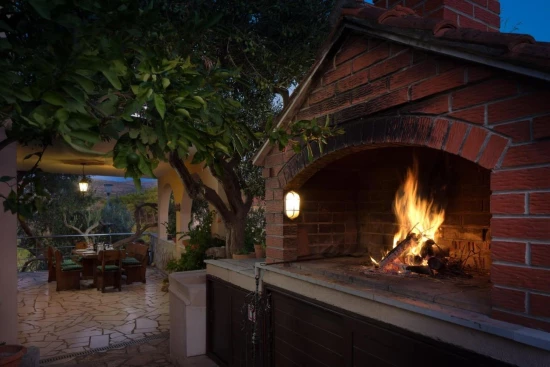 Vila Ostrov Brač - Milna (Hvar) OS 10189 N1