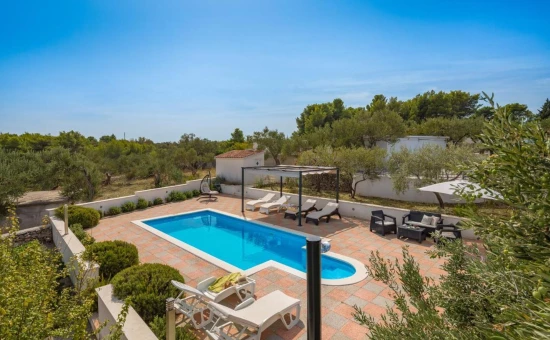 Vila Ostrov Brač - Milna (Hvar) OS 10189 N1