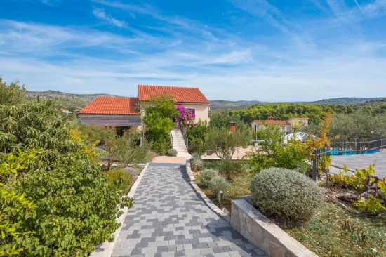 Vila Ostrov Brač - Milna (Hvar) OS 10189 N1