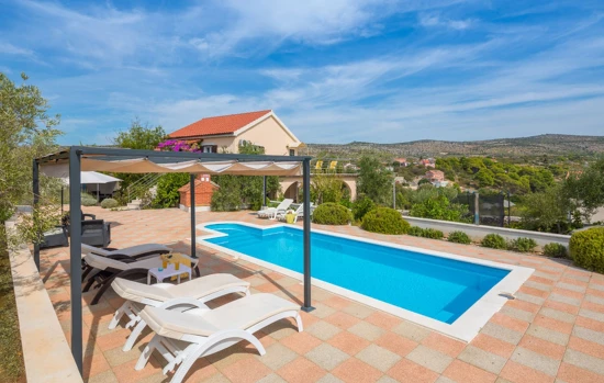Vila Ostrov Brač - Milna (Hvar) OS 10189 N1