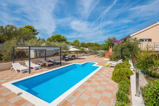 Vila Ostrov Brač - Milna (Hvar) OS 10189 N1