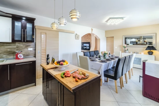 Vila Ostrov Brač - Milna (Hvar) OS 10189 N1