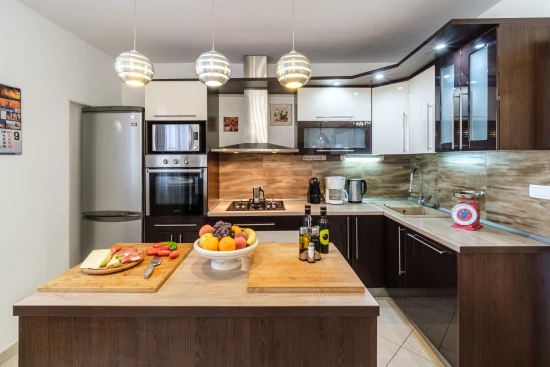 Vila Ostrov Brač - Milna (Hvar) OS 10189 N1