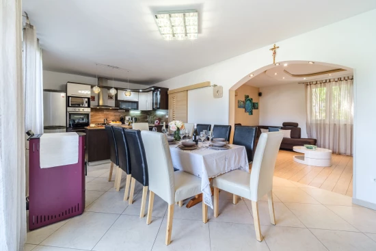 Vila Ostrov Brač - Milna (Hvar) OS 10189 N1