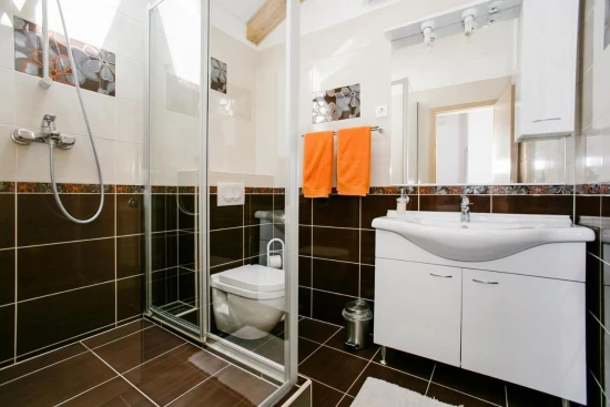 Vila Ostrov Brač - Milna (Hvar) OS 10189 N1