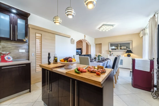 Vila Ostrov Brač - Milna (Hvar) OS 10189 N1