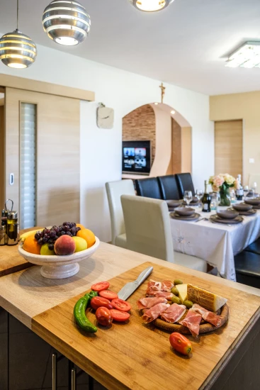 Vila Ostrov Brač - Milna (Hvar) OS 10189 N1