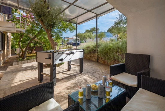 Vila Ostrov Brač - Milna (Hvar) OS 10189 N1