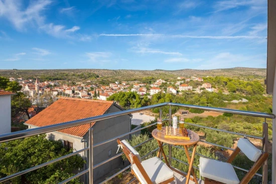 Vila Ostrov Brač - Milna (Hvar) OS 10189 N1