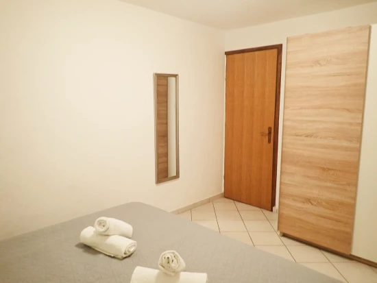 Apartmán Severní Dalmácie - Starigrad Paklenica DA 8320 N2