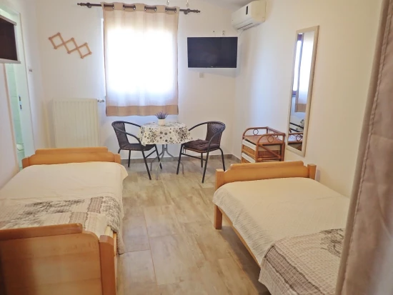Apartmán Severní Dalmácie - Starigrad Paklenica DA 8337 N1