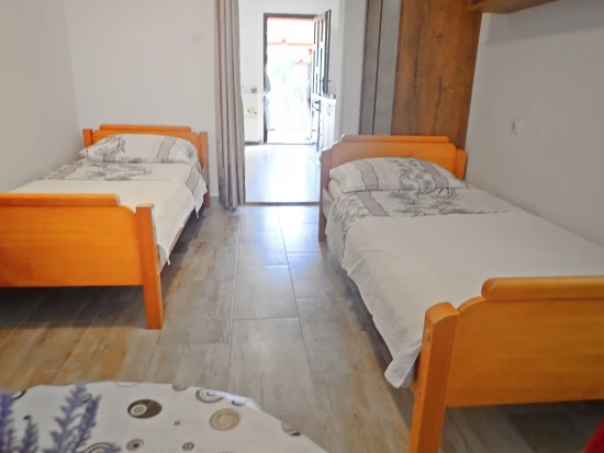 Apartmán Severní Dalmácie - Starigrad Paklenica DA 8337 N1