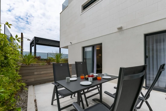 Apartmán Střední Dalmácie - Omiš DA 8362 N2