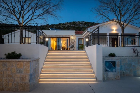 Vila Severní Dalmácie - Vodice DA 8363 N1