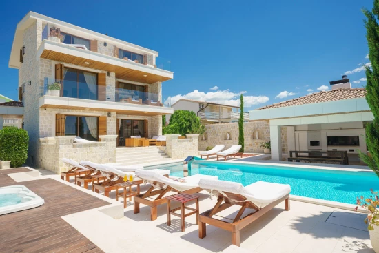 Vila Severní Dalmácie - Kakma DA 8374 N1