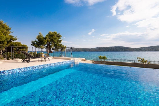 Vila Severní Dalmácie - Šibenik DA 8379 N1