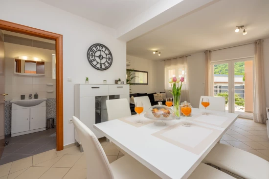 Vila Kvarner - Tribalj (Crikvenica) KV 7592 N1