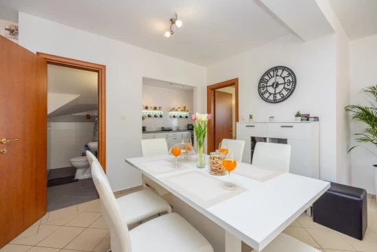 Vila Kvarner - Tribalj (Crikvenica) KV 7592 N1