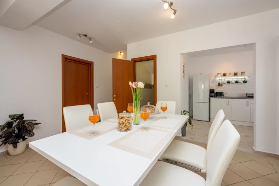 Vila Kvarner - Tribalj (Crikvenica) KV 7592 N1