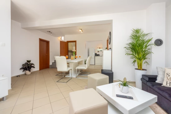 Vila Kvarner - Tribalj (Crikvenica) KV 7592 N1