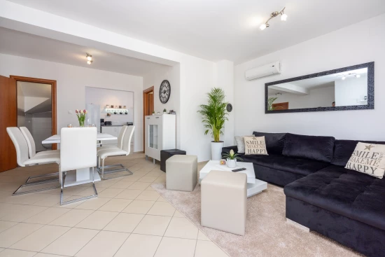 Vila Kvarner - Tribalj (Crikvenica) KV 7592 N1