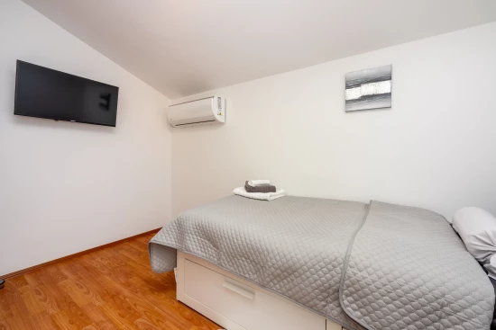 Vila Kvarner - Tribalj (Crikvenica) KV 7592 N1