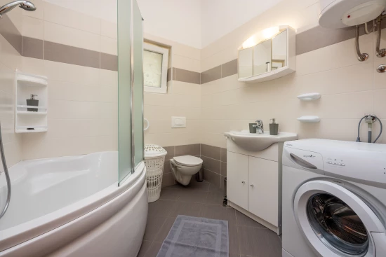 Vila Kvarner - Tribalj (Crikvenica) KV 7592 N1