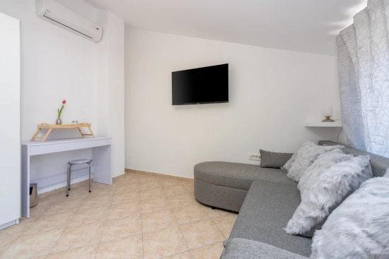 Vila Kvarner - Tribalj (Crikvenica) KV 7592 N1