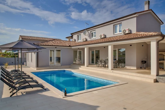 Vila Istrie - Loborika (Pula) IS 7160 N1