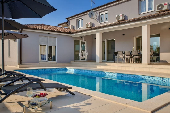 Vila Istrie - Loborika (Pula) IS 7160 N1