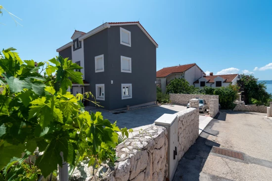 Apartmán Střední Dalmácie - Okrug Gornji DA 8411 N1