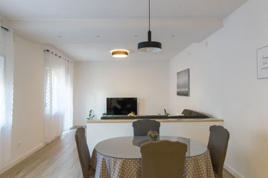 Apartmán Střední Dalmácie - Kaštela DA 8418 N1