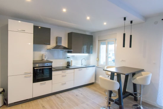 Apartmán Střední Dalmácie - Kaštela DA 8418 N1