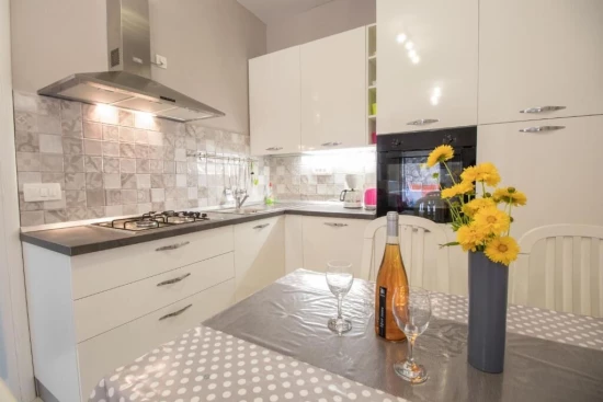 Apartmán Kvarner - Oprič KV 7621 N1