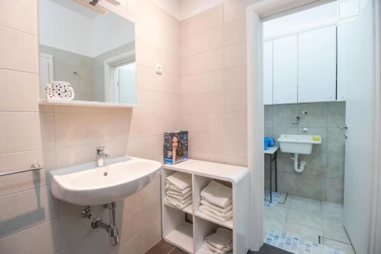 Apartmán Kvarner - Oprič KV 7621 N1