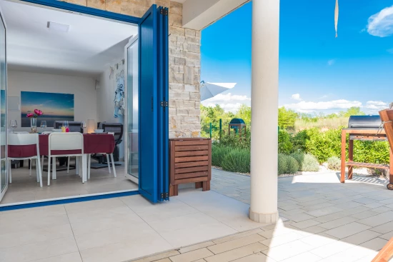 Vila Severní Dalmácie - Privlaka DA 8493 N1